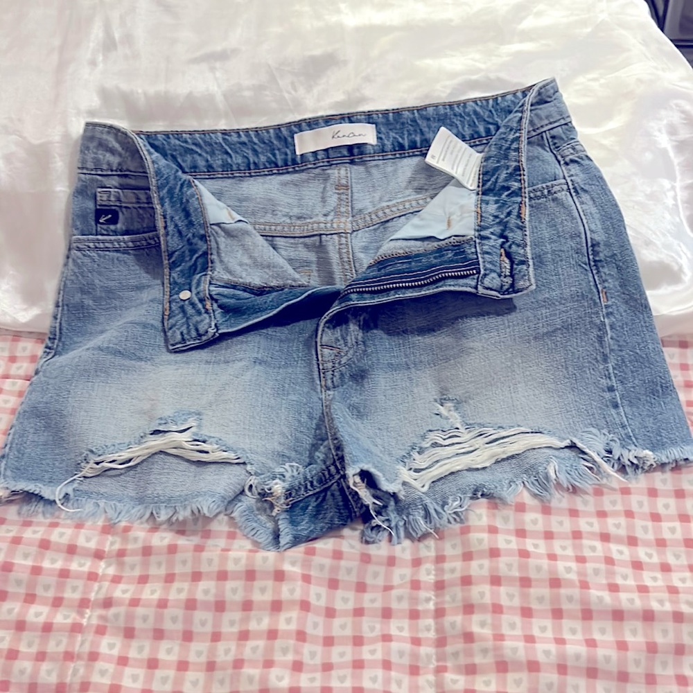 KanCan Jean shorts 👀👀
